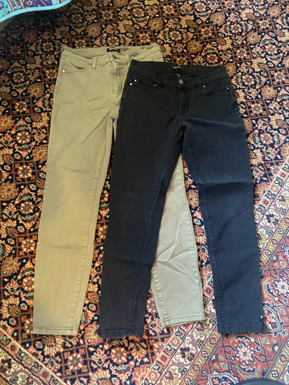4 for $20/Skinny/straight jeans bundle. Size 4